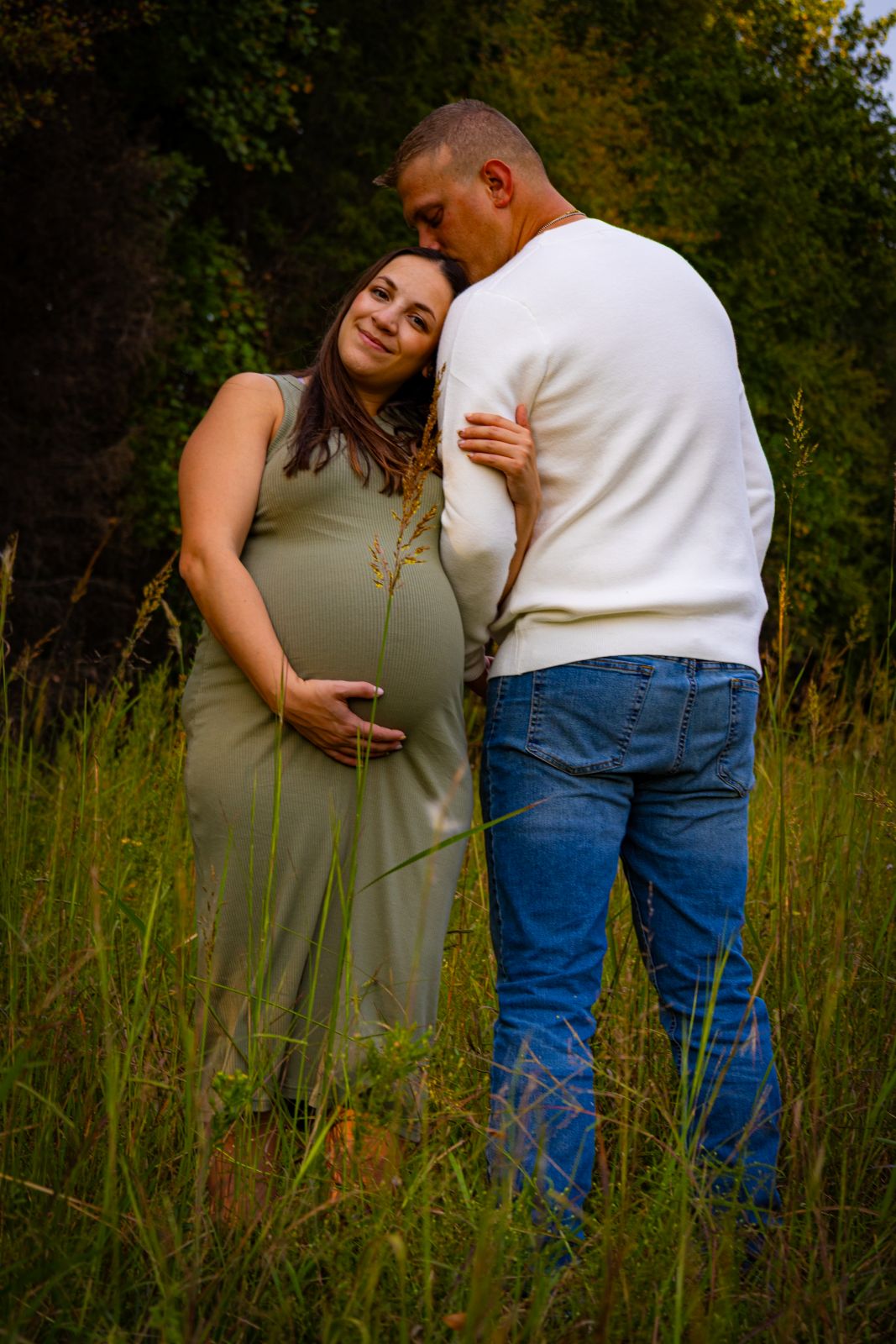 Maternity session with beautiful natural light